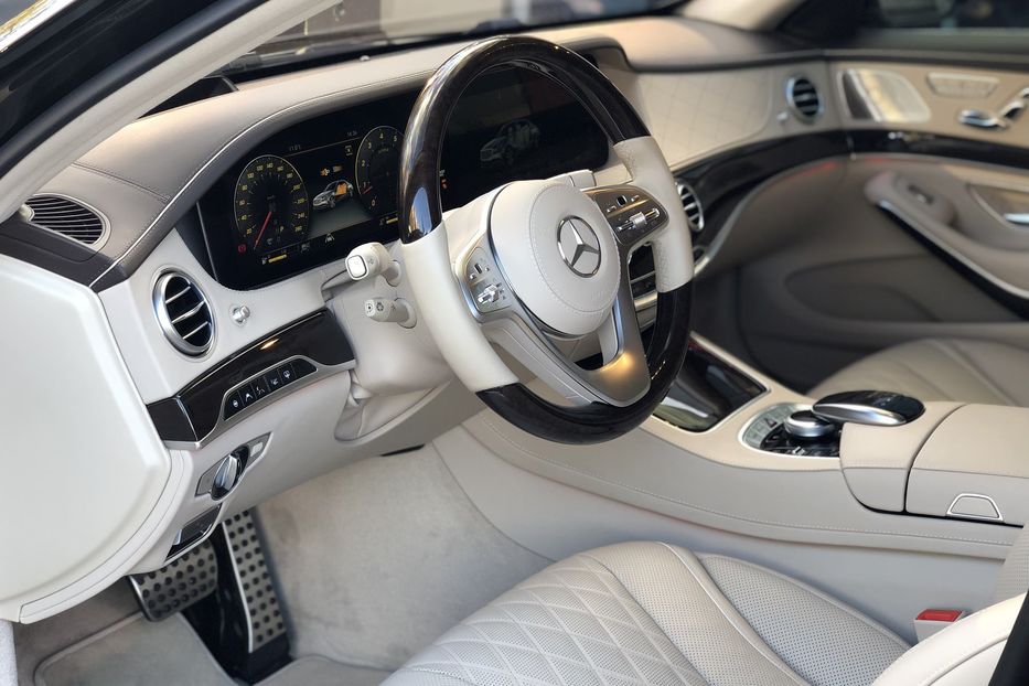 Продам Mercedes-Benz S-Class AMG\\\ 560 4matic  2019 года в Киеве