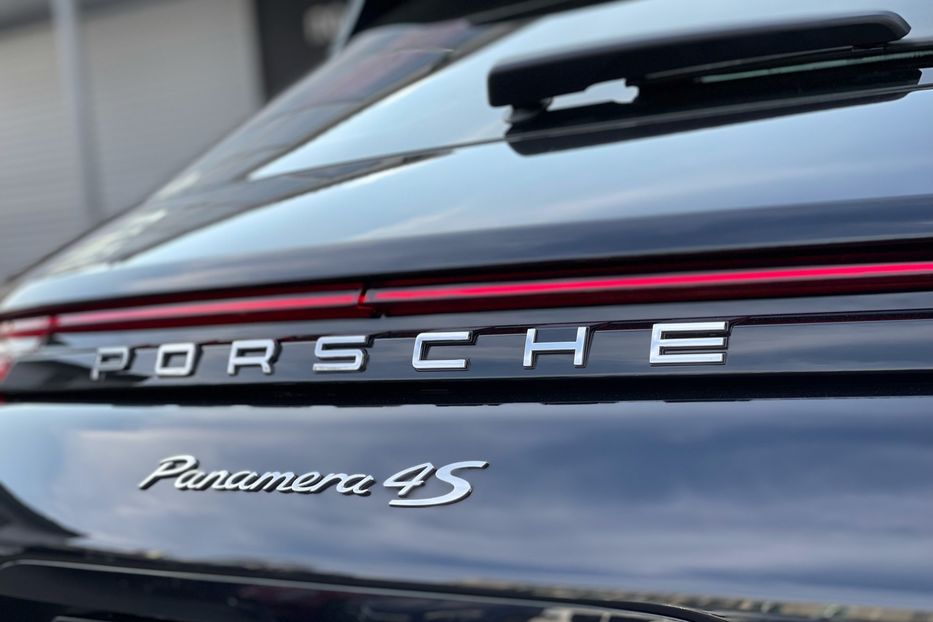 Продам Porsche Panamera 4S Sport Turismo 2018 года в Киеве