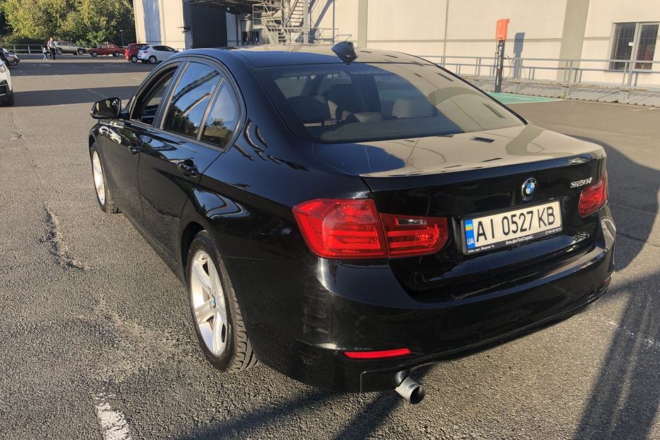 Продам BMW 320 2013 года в Киеве