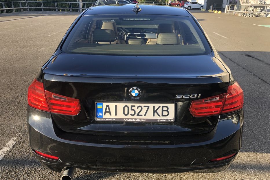 Продам BMW 320 2013 года в Киеве