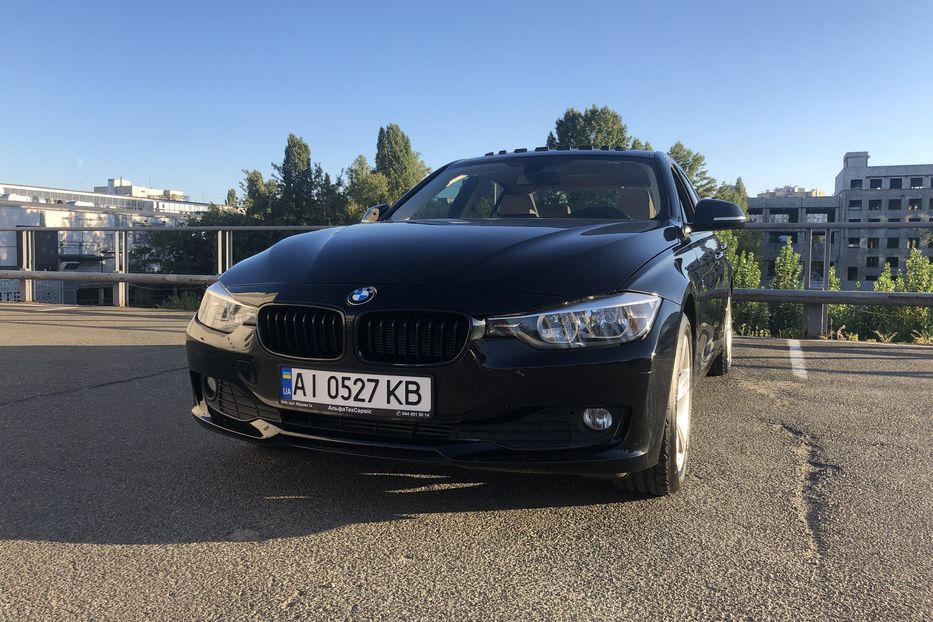 Продам BMW 320 2013 года в Киеве