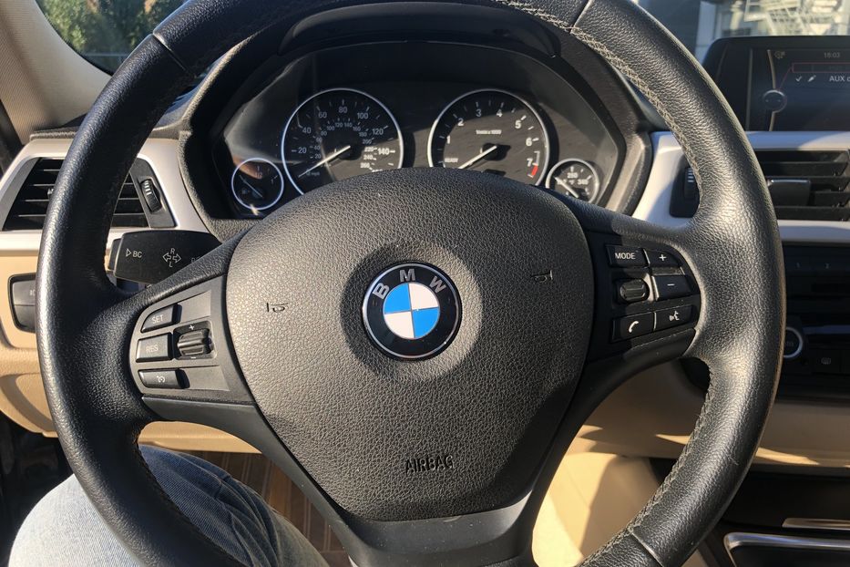 Продам BMW 320 2013 года в Киеве