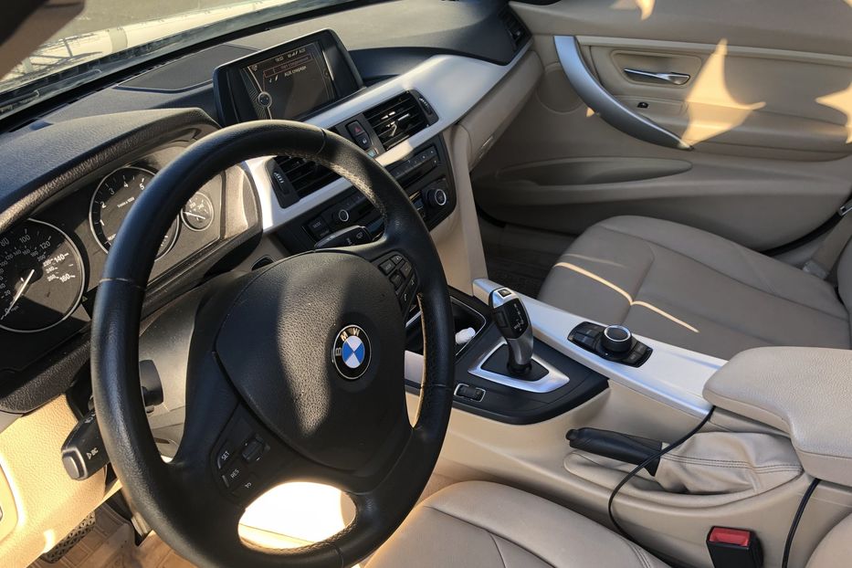 Продам BMW 320 2013 года в Киеве