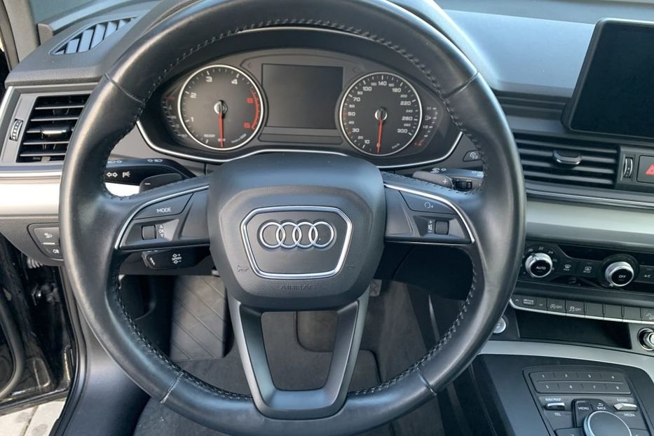 Продам Audi Q5 2.0TDI Quattro 2017 года в Львове