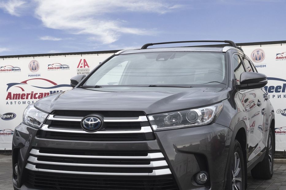 Продам Toyota Highlander XLE HYBRID 2019 года в Черновцах