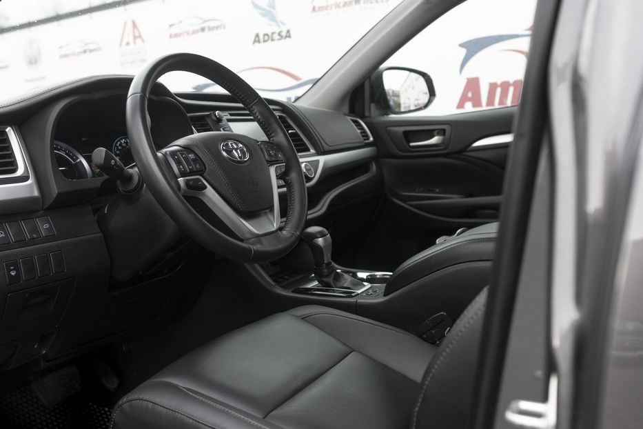 Продам Toyota Highlander XLE HYBRID 2019 года в Черновцах