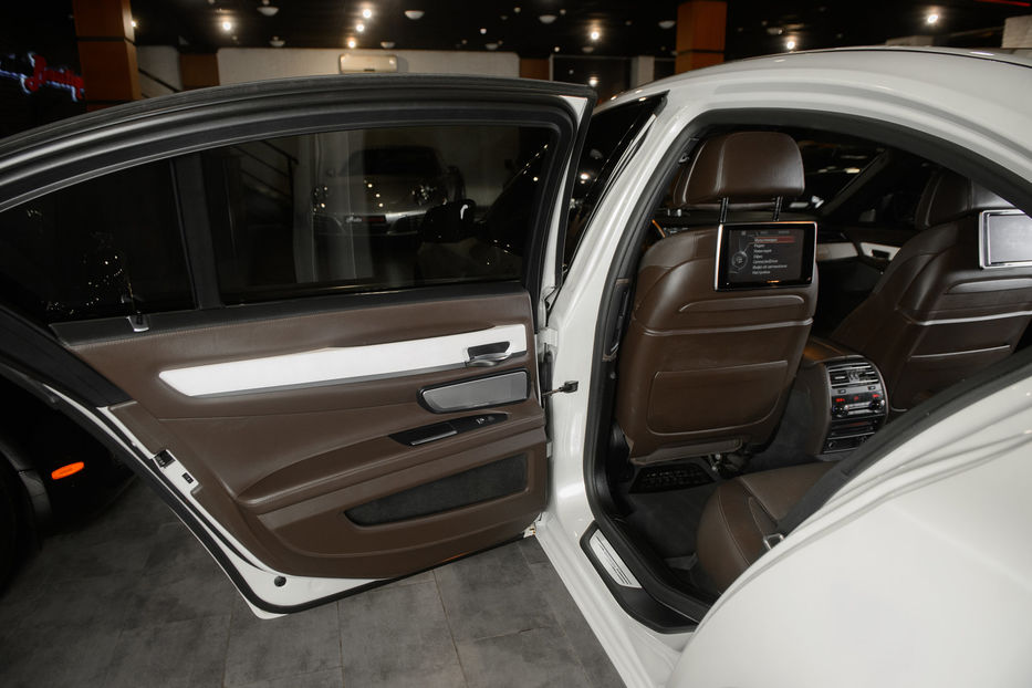 Продам BMW 740 Individual  2012 года в Одессе