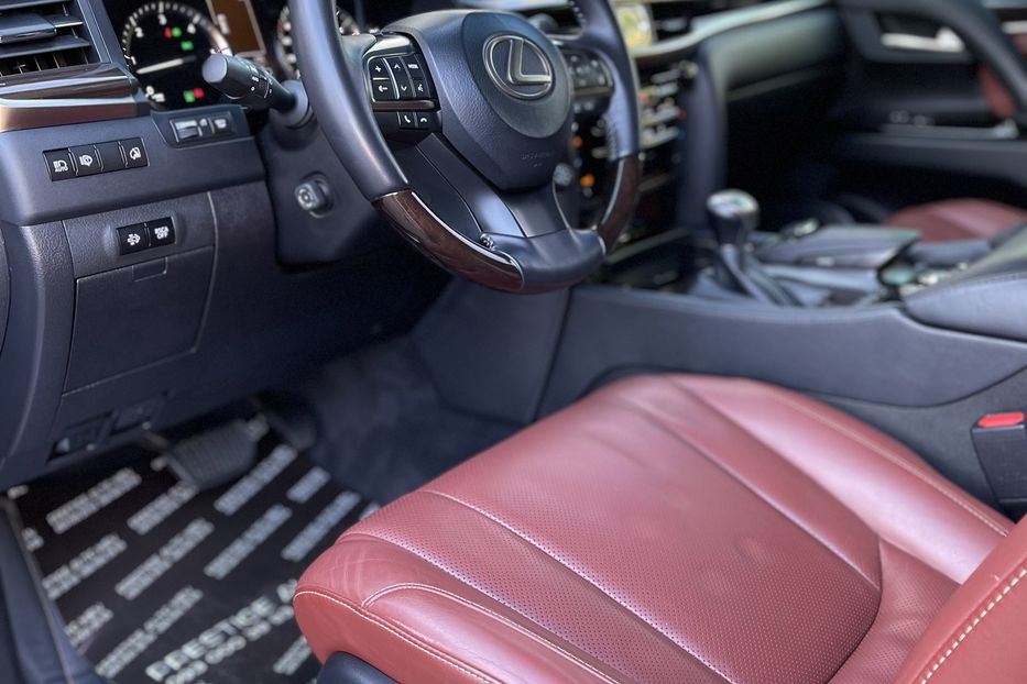 Продам Lexus LX 450 d 2016 года в Киеве