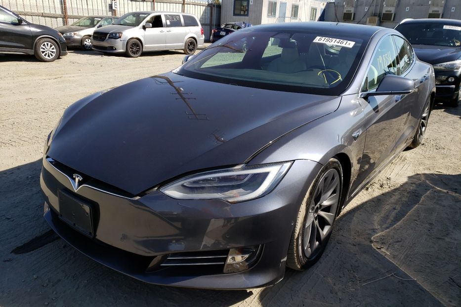 Продам Tesla Model S 2020 года в Киеве