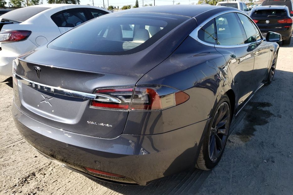 Продам Tesla Model S 2020 года в Киеве