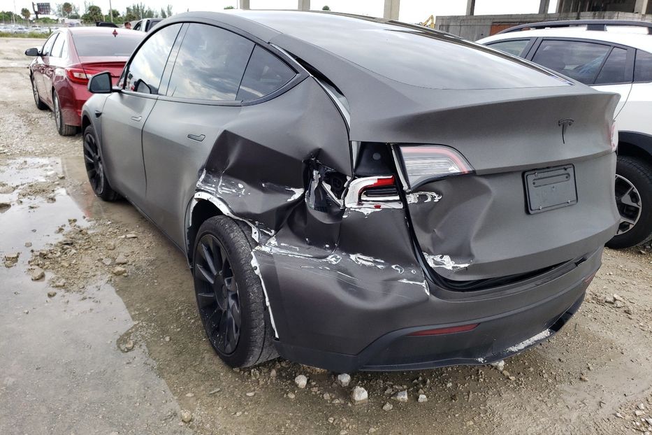Продам Tesla Model Y 2020 года в Киеве