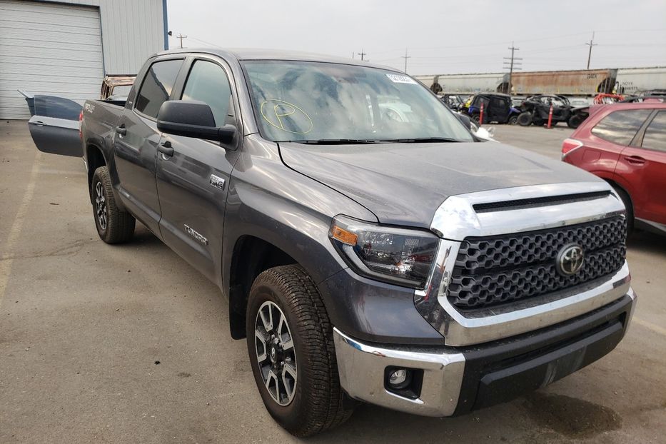 Продам Toyota Tundra Crewmax SR5 2021 года в Киеве