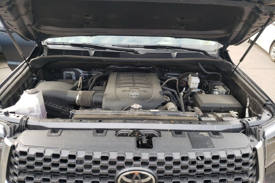 Продам Toyota Tundra Crewmax SR5 2021 года в Киеве