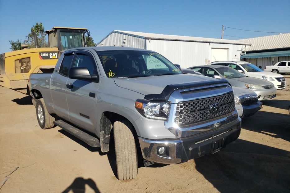 Продам Toyota Tundra Double Cab SR5/SR5 2021 года в Киеве