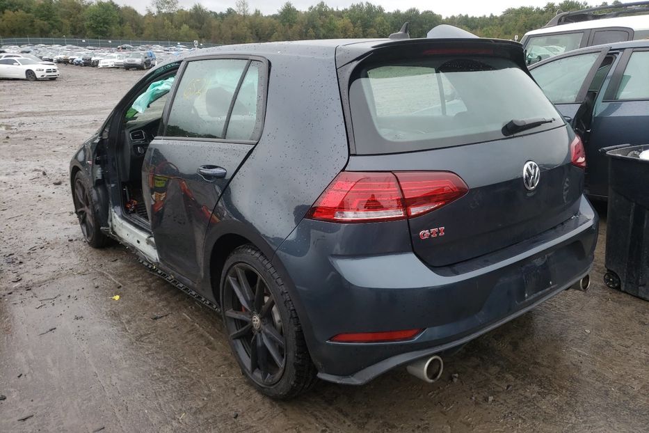 Продам Volkswagen Golf GTI S 2021 года в Киеве