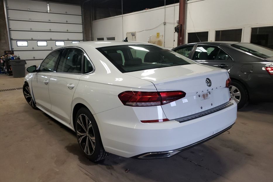 Продам Volkswagen Passat B8 SE 2021 года в Киеве