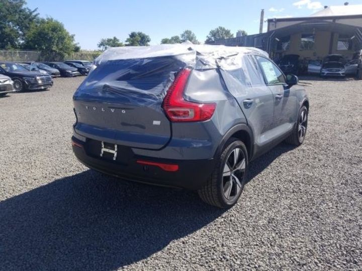 Продам Volvo A XC40 Recharge 2021 года в Киеве