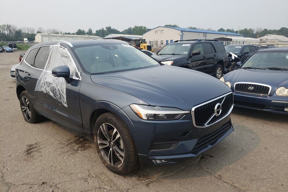 Продам Volvo XC60 T5 Momentum 2021 года в Киеве