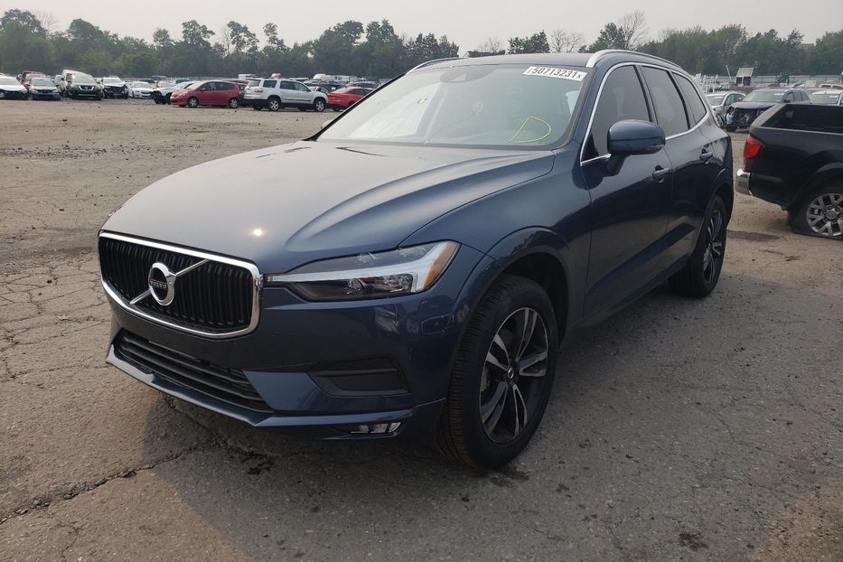 Продам Volvo XC60 T5 Momentum 2021 года в Киеве