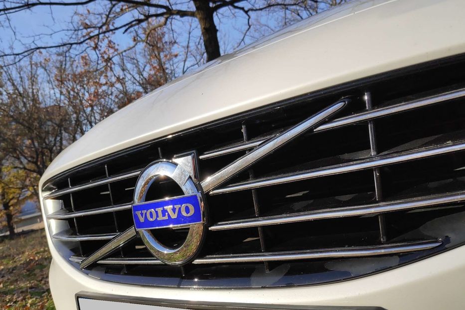 Продам Volvo V60 Diesel Plug-in Hybrid D6 AWD 2013 года в Николаеве