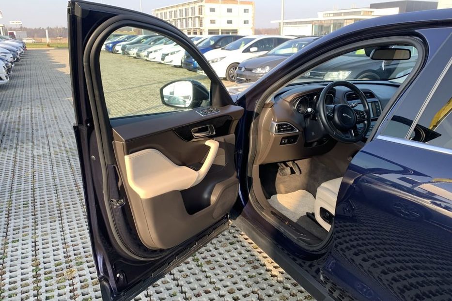 Продам Jaguar F-Pace 2.0D 4WD 2016 года в Львове