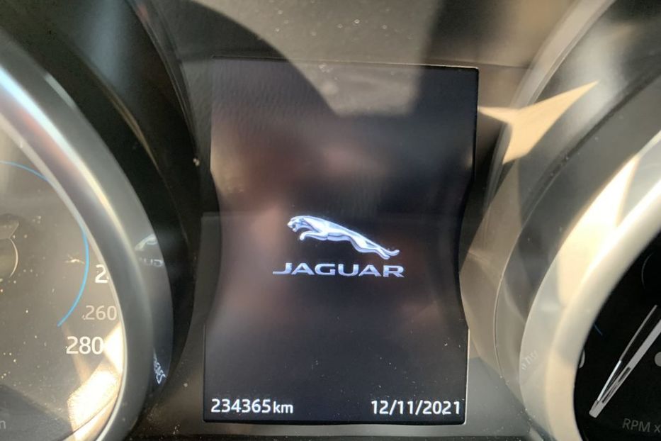Продам Jaguar F-Pace 2.0D 4WD 2016 года в Львове