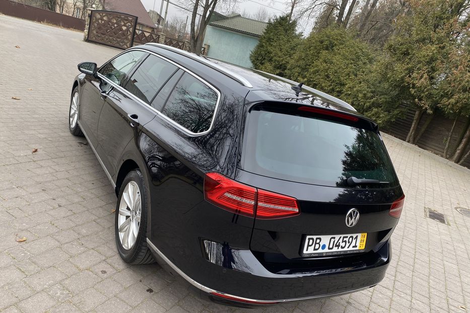 Продам Volkswagen Passat B8 HIGHLINE FULL LED MATRIX  2017 года в г. Брошнив-осада, Ивано-Франковская область