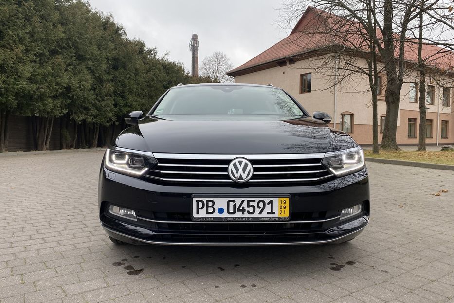 Продам Volkswagen Passat B8 HIGHLINE FULL LED MATRIX  2017 года в г. Брошнив-осада, Ивано-Франковская область