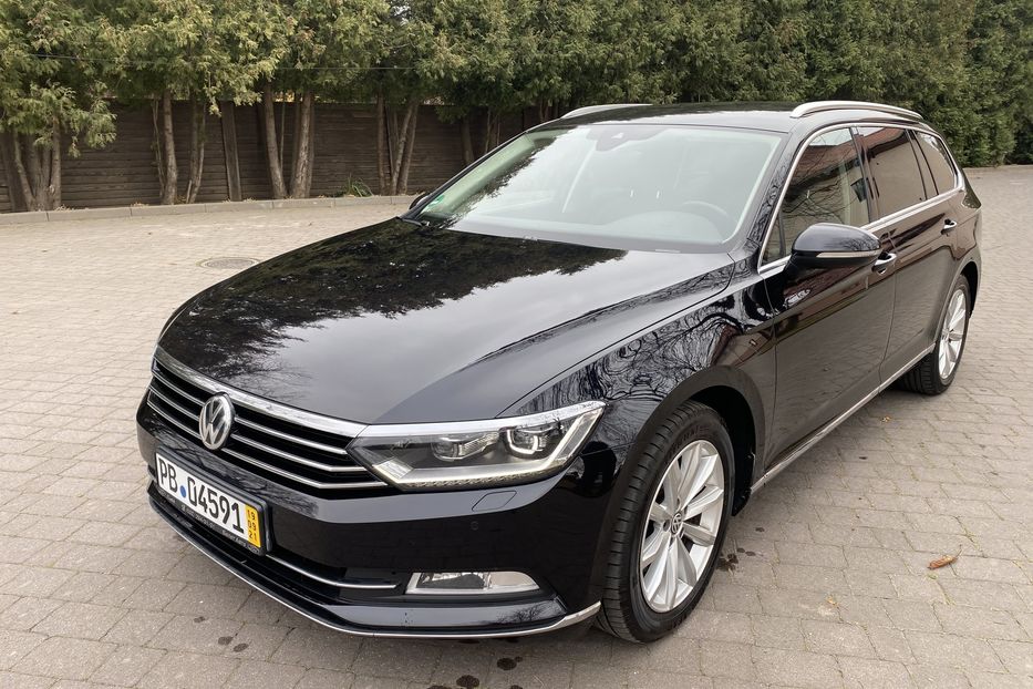 Продам Volkswagen Passat B8 HIGHLINE FULL LED MATRIX  2017 года в г. Брошнив-осада, Ивано-Франковская область