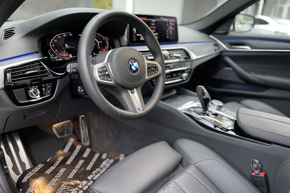 Продам BMW 530 i xDrive 2021 года в Киеве