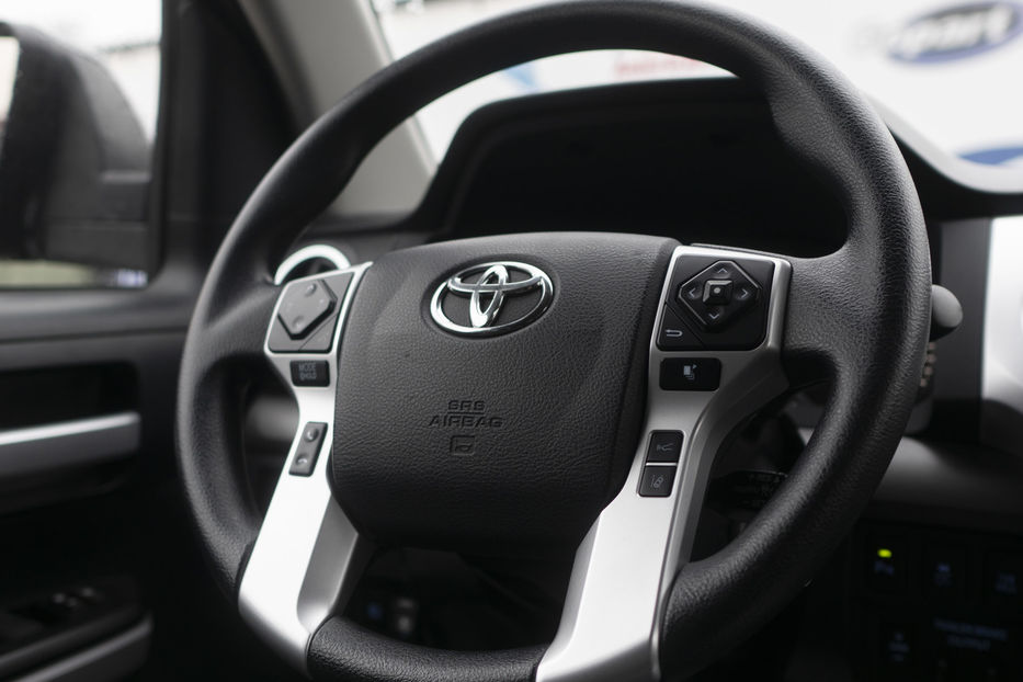 Продам Toyota Tundra TRD 4x4 Sport 2017 года в Черновцах