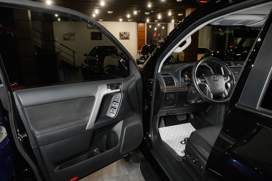 Продам Toyota Land Cruiser Prado 2020 года в Одессе
