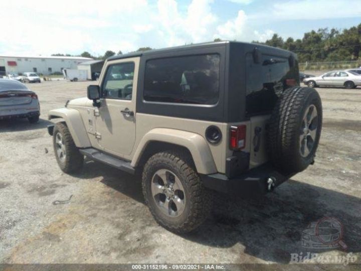 Продам Jeep Wrangler Jk Sahara 2018 года в Черновцах