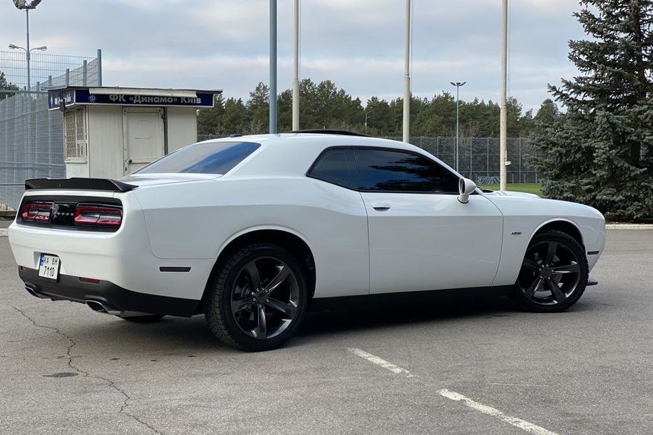 Продам Dodge Challenger RT 5.7 HEMI 2018 года в Киеве