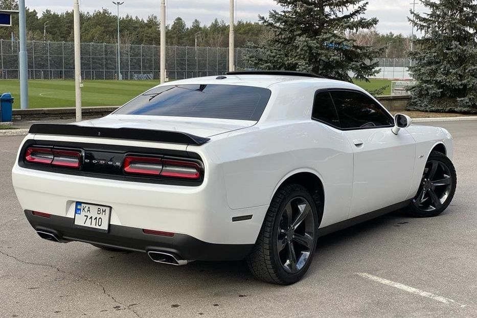 Продам Dodge Challenger RT 5.7 HEMI 2018 года в Киеве