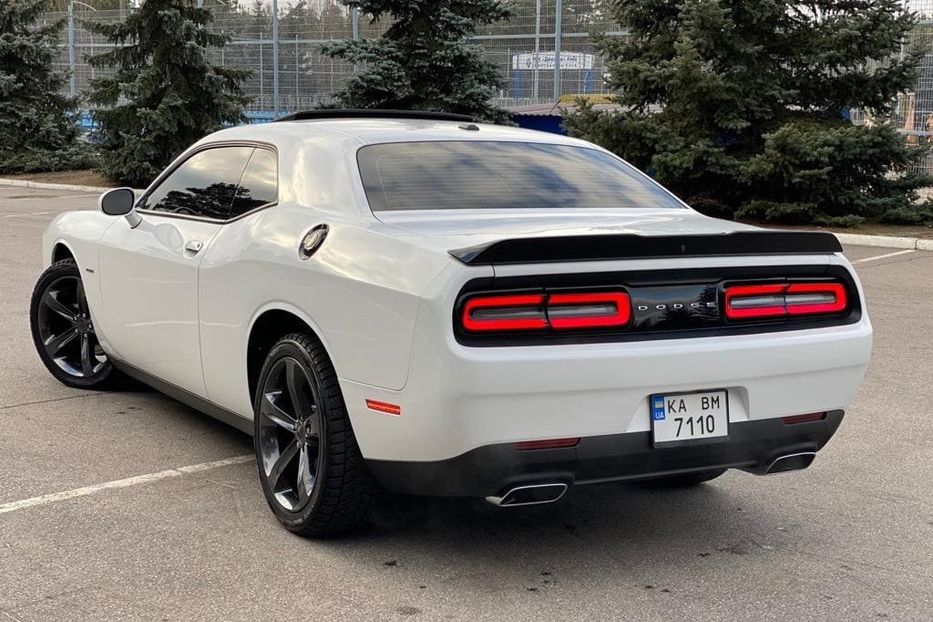 Продам Dodge Challenger RT 5.7 HEMI 2018 года в Киеве