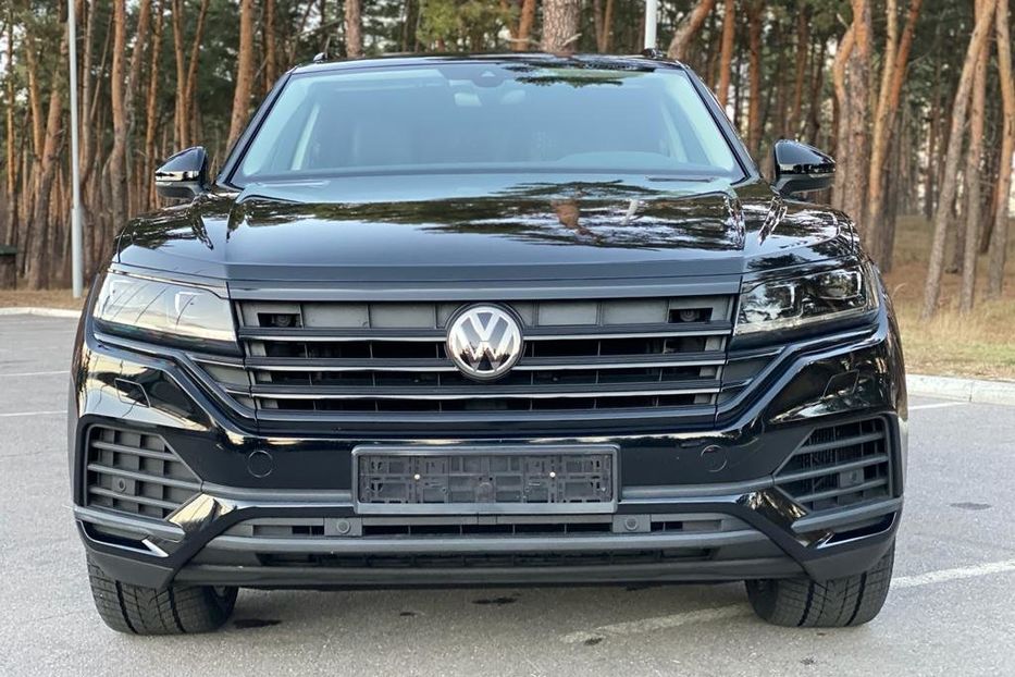 Продам Volkswagen Touareg Black Edition  2019 года в Киеве
