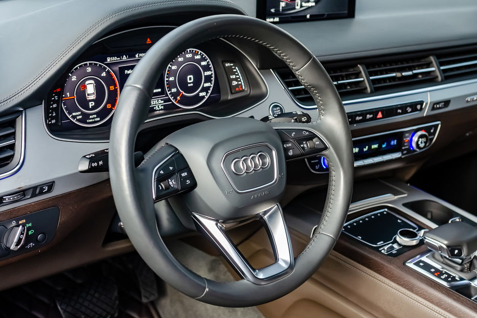 Продам Audi Q7 QUATTRO 2016 года в Киеве