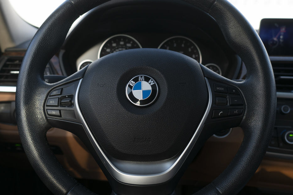 Продам BMW 328 Luxury Line 2013 года в Черновцах