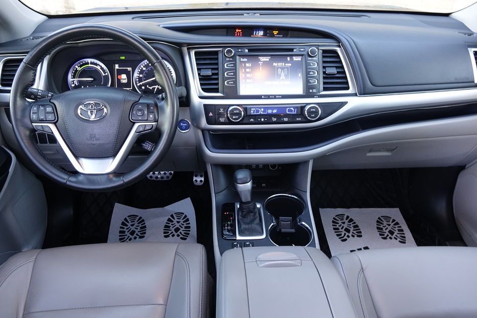 Продам Toyota Highlander HYBRIDE 2018 года в Одессе