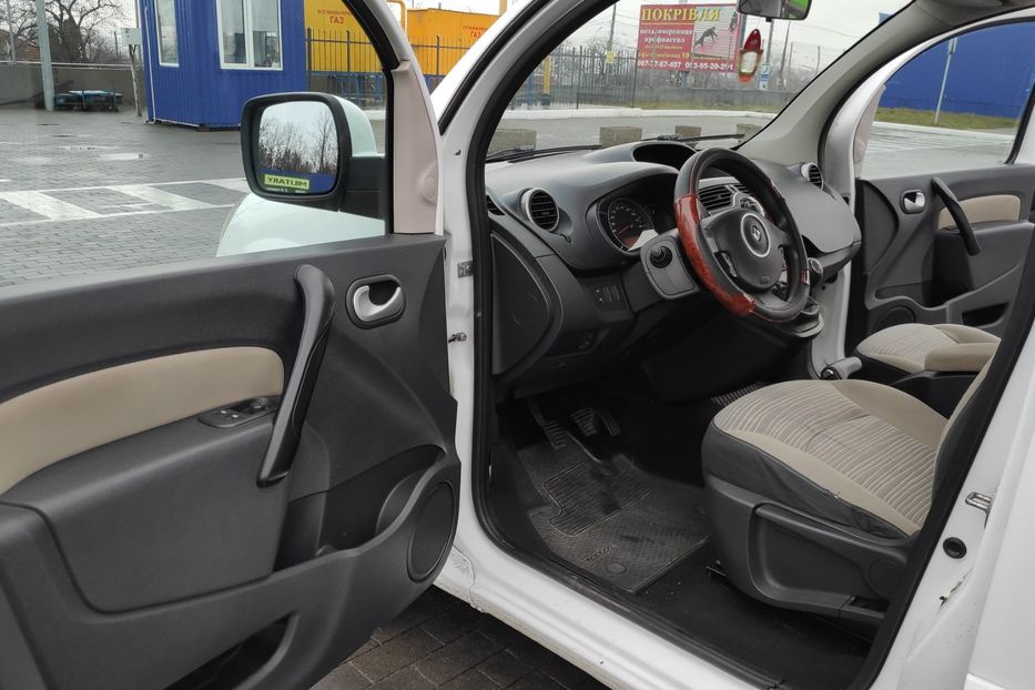 Продам Renault Kangoo пасс. 2011 года в Николаеве