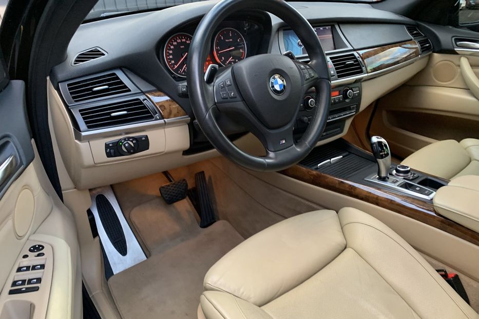 Продам BMW X5 Xdrive40d M packet  2013 года в Киеве