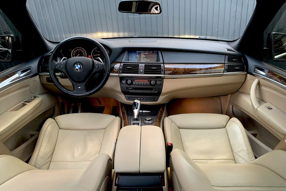 Продам BMW X5 Xdrive40d M packet  2013 года в Киеве