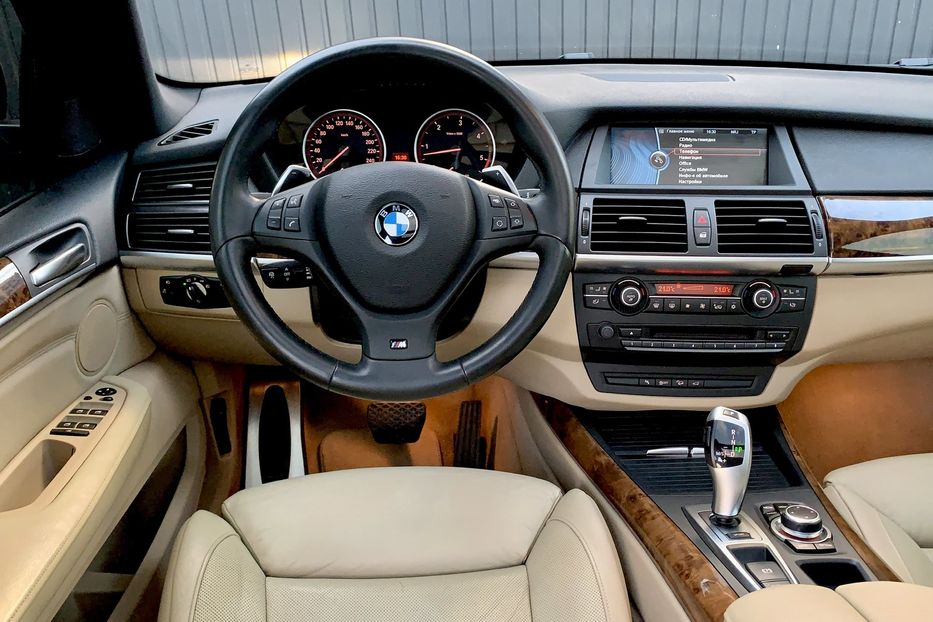 Продам BMW X5 Xdrive40d M packet  2013 года в Киеве