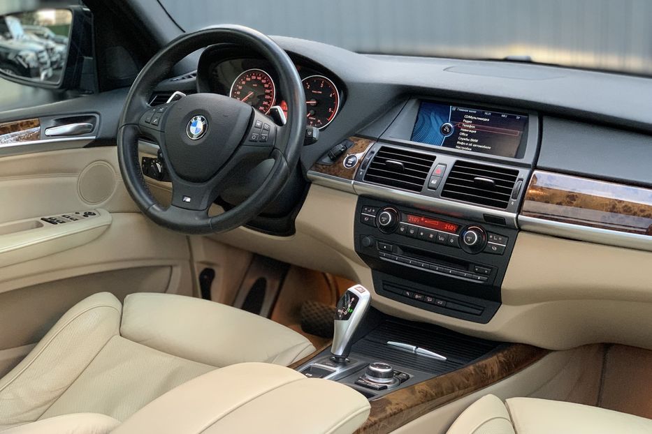 Продам BMW X5 Xdrive40d M packet  2013 года в Киеве