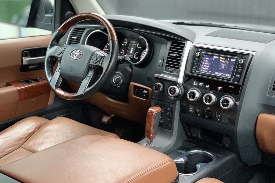 Продам Toyota Sequoia 5.7DualVVTi Platinum  2018 года в Киеве