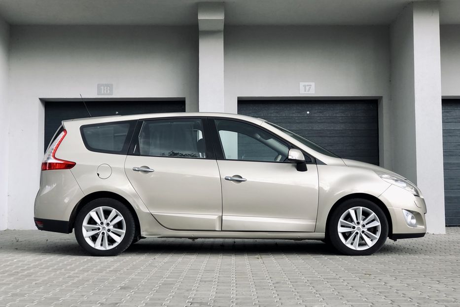 Продам Renault Grand Scenic Full Options 2010 года в Луцке