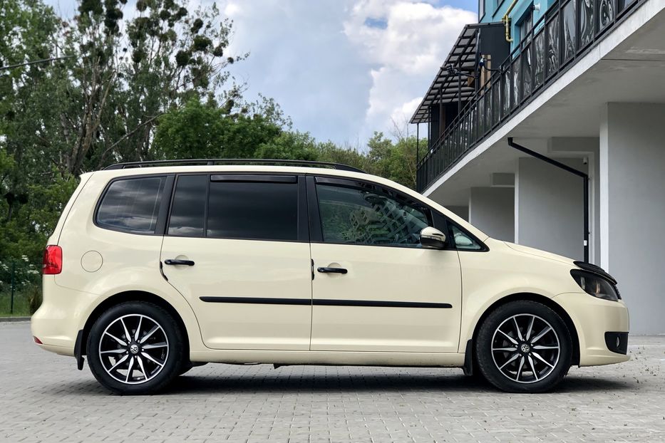 Продам Volkswagen Touran 2014 года в Луцке