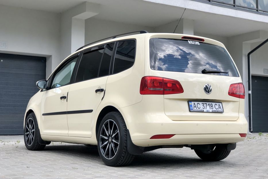 Продам Volkswagen Touran 2014 года в Луцке