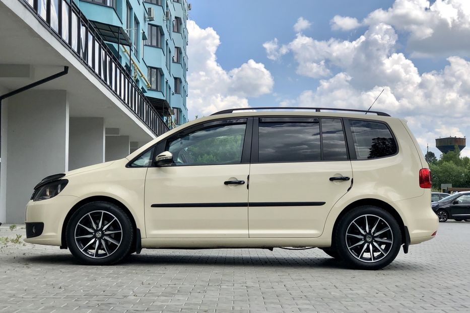 Продам Volkswagen Touran 2014 года в Луцке